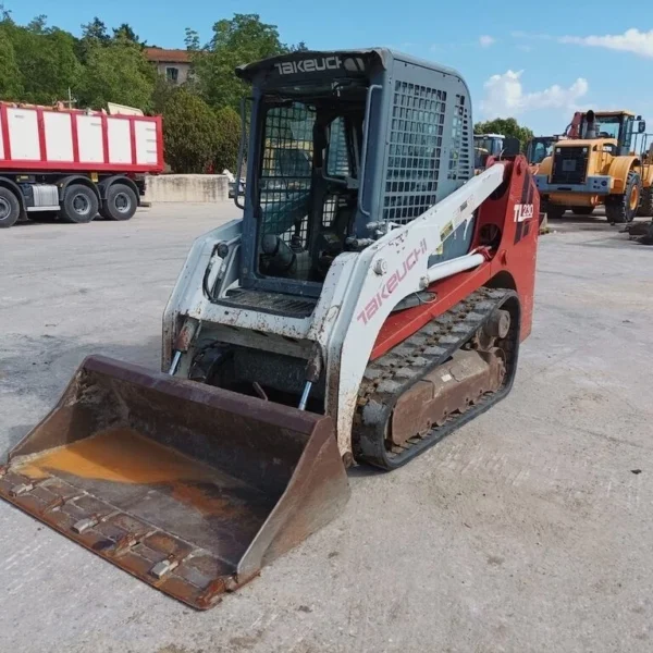 2004 TAKEUCHI TL130