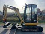 Caterpillar 302.7D CR avec 3 godets – Image 2