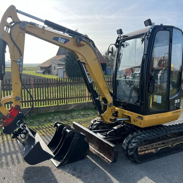 Caterpillar 302.7D CR avec 3 godets