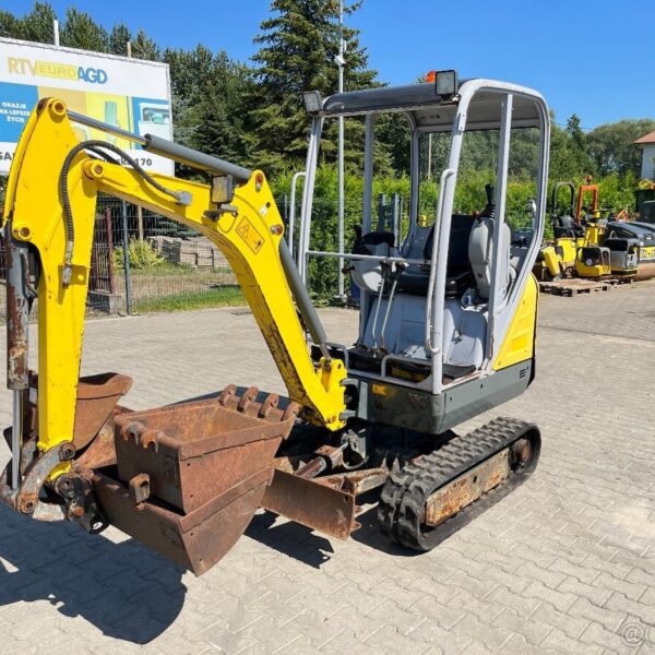 Wacker Neuson 1404 avec 3 godets