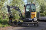 Volvo ECR 25D  avec Engcon et remorque