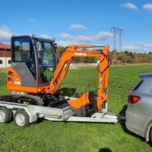 Nante NT18D avec 3 godets et remorque