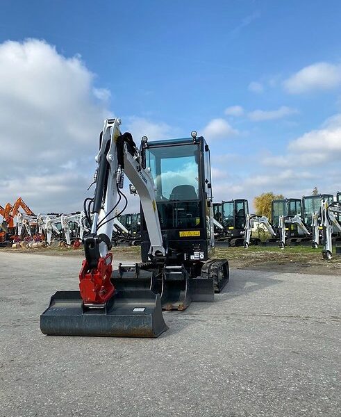 Bobcat E19 - 3 godets