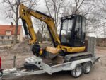 Caterpillar 302.7D avec accessoire + Remorque – Image 2