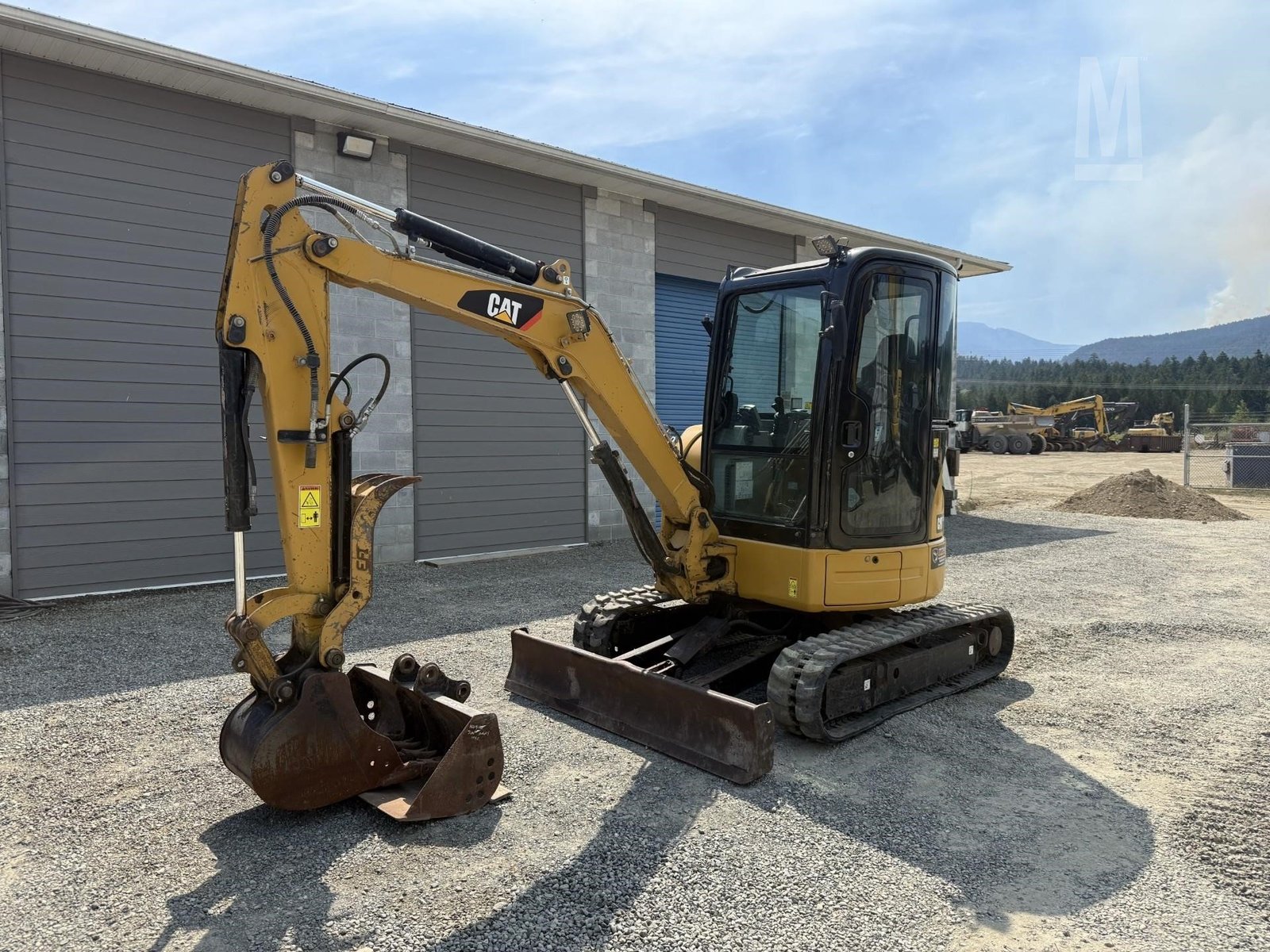 img.jpeg Caterpillar 303.5E CR (année 2014) – Image 1