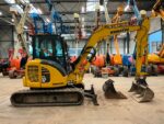 Komatsu PC 55 MR-5 avec 3 godets