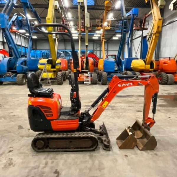 Kubota K008-3 avec Accessoires